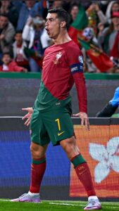Read more about the article 40 Lovely Ronaldo Pics That Capture His Iconic Journey