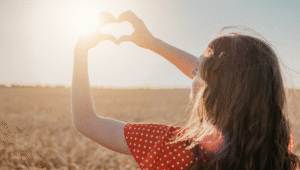 Read more about the article Sunshine Mixed with a Little Bit of Attitude: The Vibe That’s Taking Over 2025